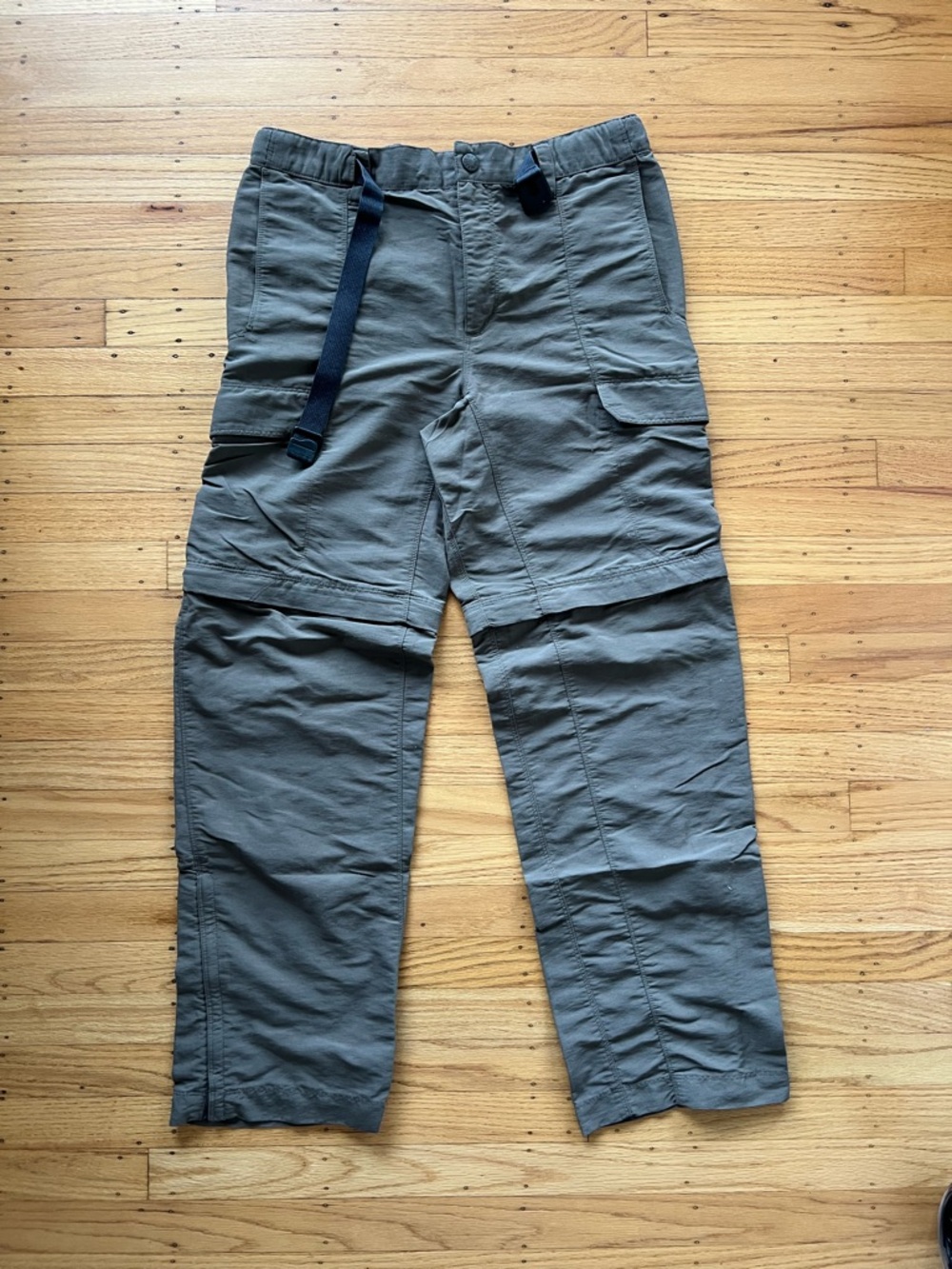The North Face Men's Convertible Zip-Off Cargo Hiking Pants in Olive Medium